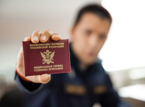 В Нерюнгри угольное предприятие выплатило работнику долг по зарплате после вмешательства приставов