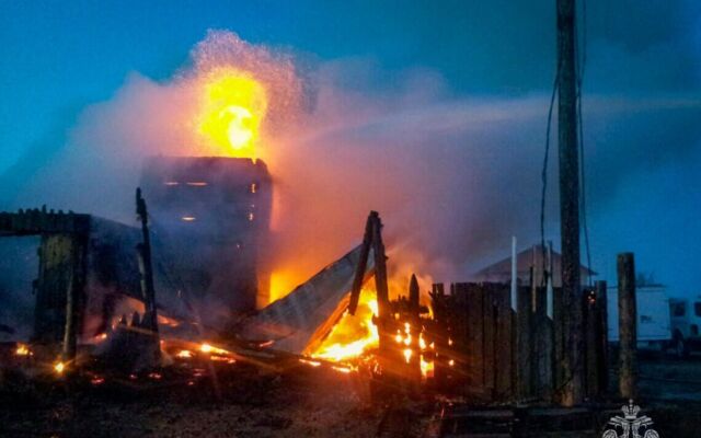 В последний день лета в Нерюнгри сгорела баня