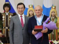 Машинисту разреза «Нерюнгринский» вручили орден «Полярная звезда» — высшую награду Якутии