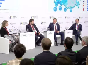 Айсен Николаев рассказал о специфике и результатах газификации Якутии