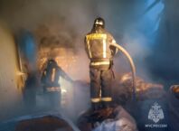 В Нерюнгри ночью загорелся гараж на территории ГЭК «Радуга»